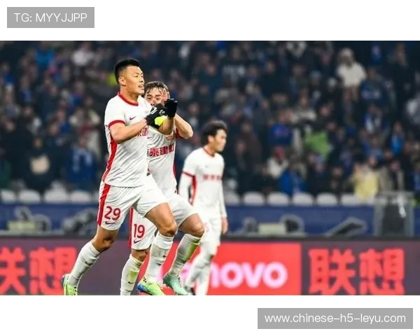 多队中后卫引援遇阻，外援质量成防守关键环节